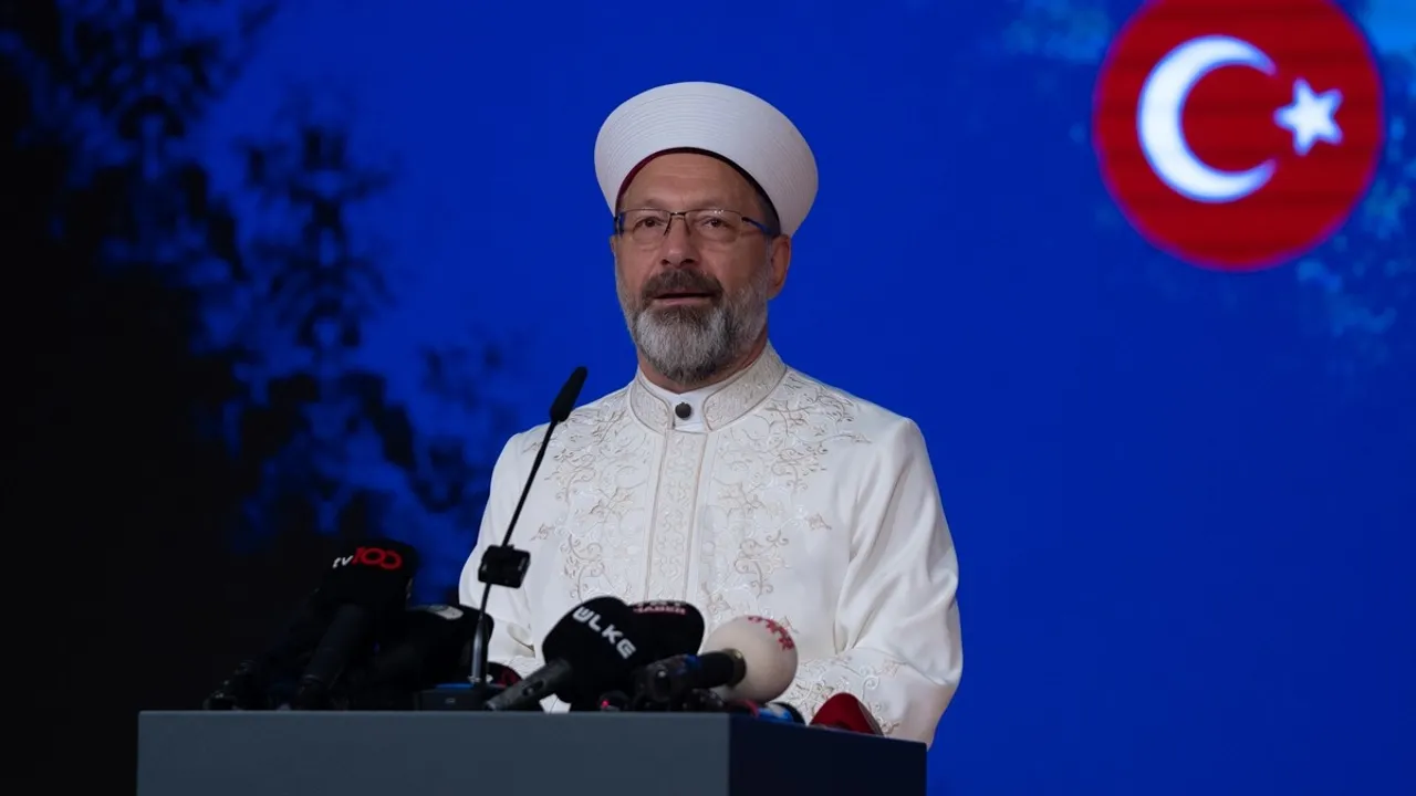 Safi Arpaguş, Diyanet İşleri Başkanlığı görevini Ali Erbaş'tan devraldı