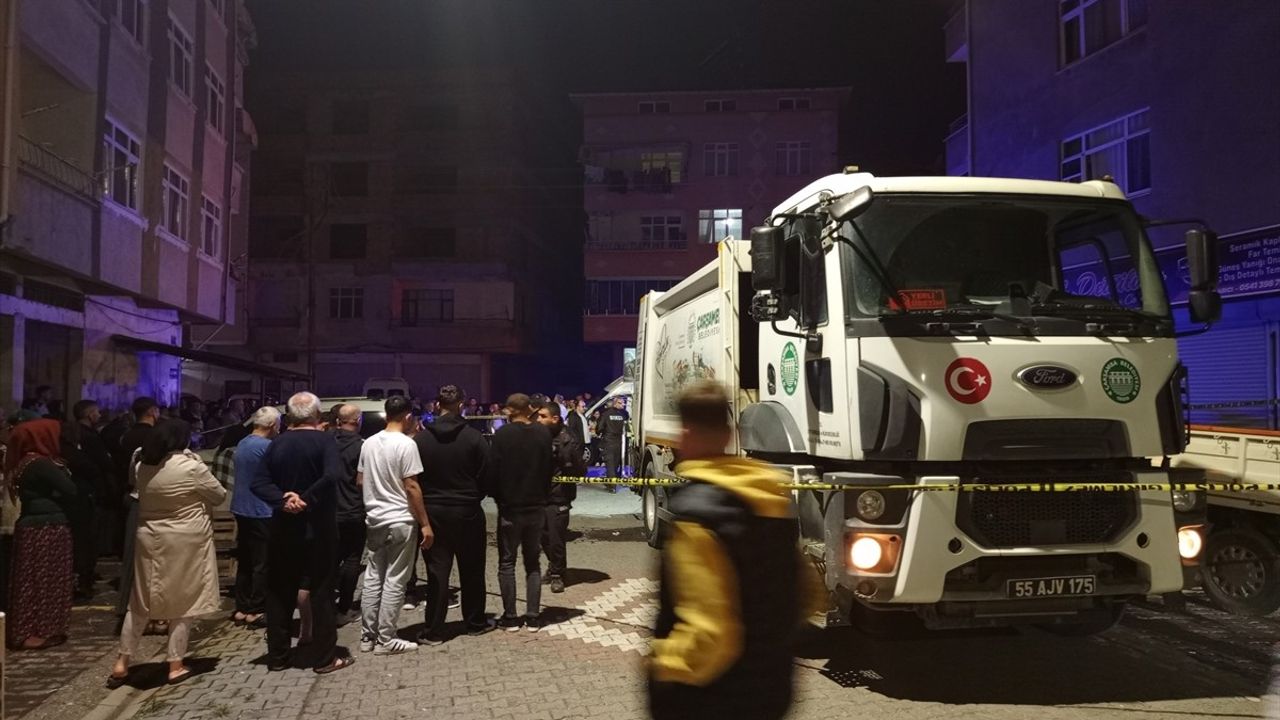 Samsun Çarşamba'da belediye çöp kamyonunun altında kalan kadın hayatını kaybetti