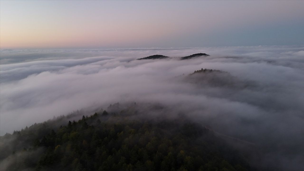 Samsun'da 1000 rakımlı Kızlan Mahallesi'nde oluşan sis denizi dronla görüntülendi