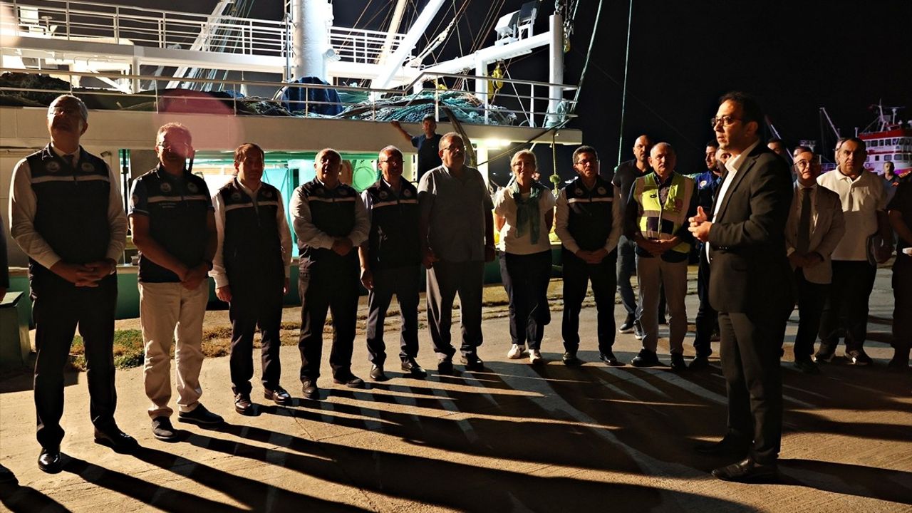 Samsun'da 2025-2026 av sezonu açıldı: Balıkçılar 'vira bismillah' diyerek denize çıktı