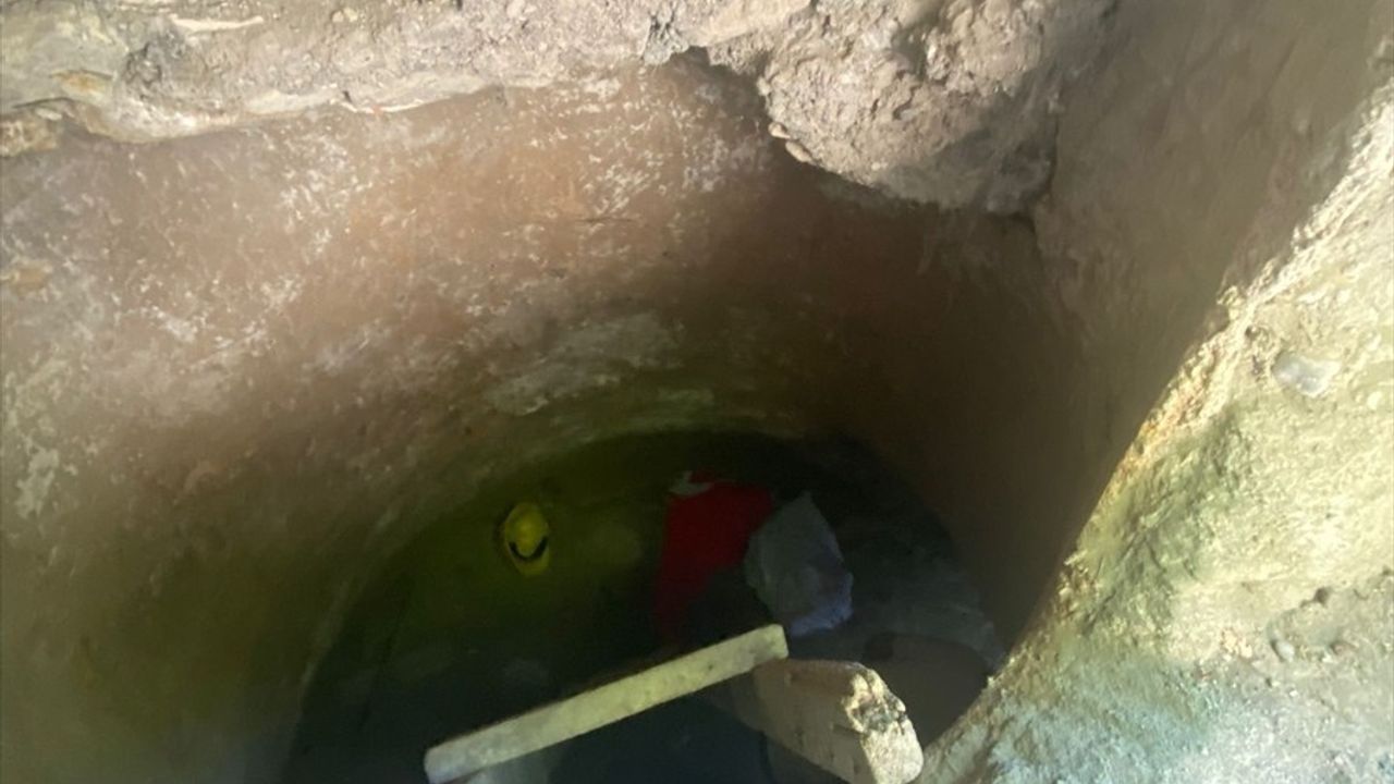 Samsun'da Rüyasında Define Gördüğünü Söyleyen Anne ve Oğlu Tünel Kazarken Suçüstü Yakalandı