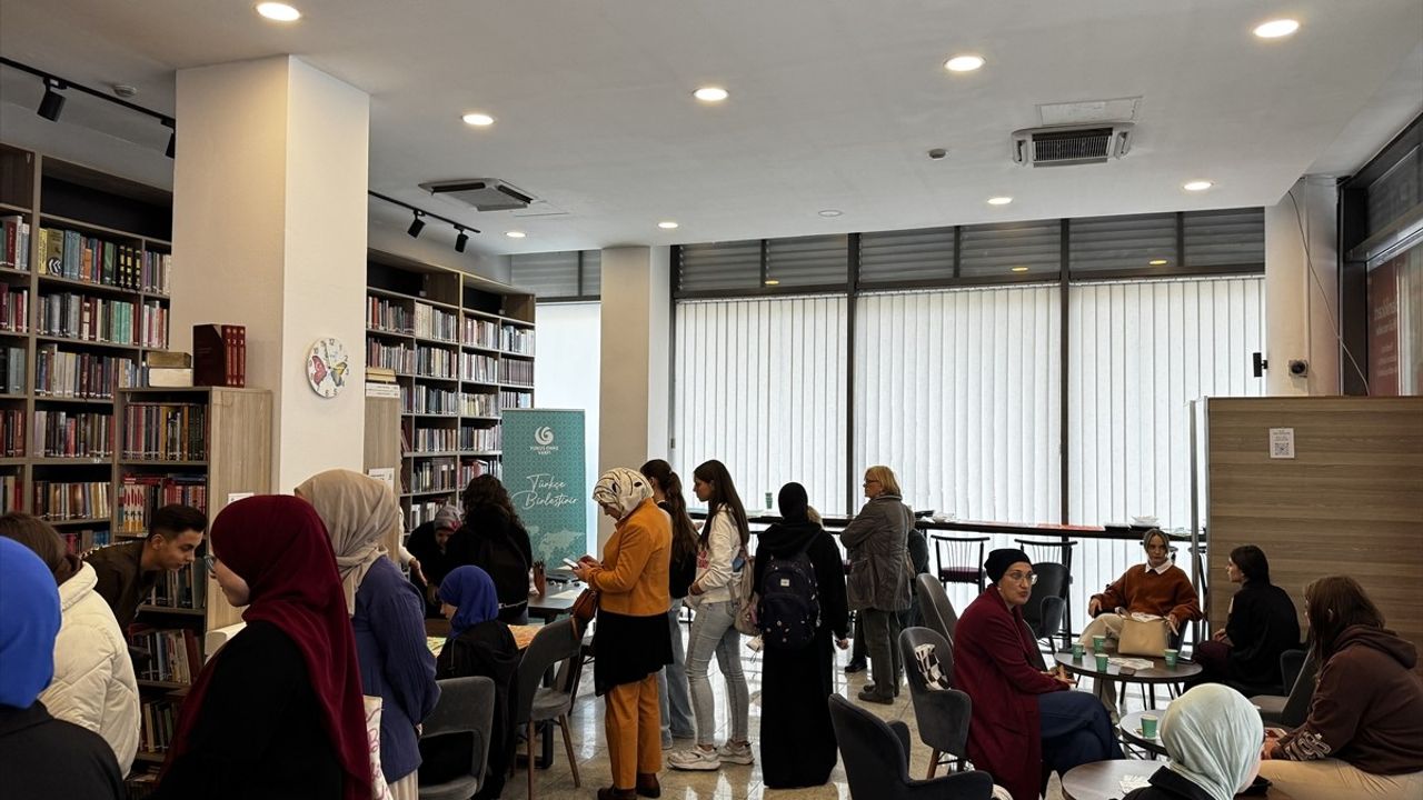 Saraybosna'da Yunus Emre Enstitüsü 'Açık Kapı' Etkinliğinde Türkçe Kursları ve Kültür Tanıtımı