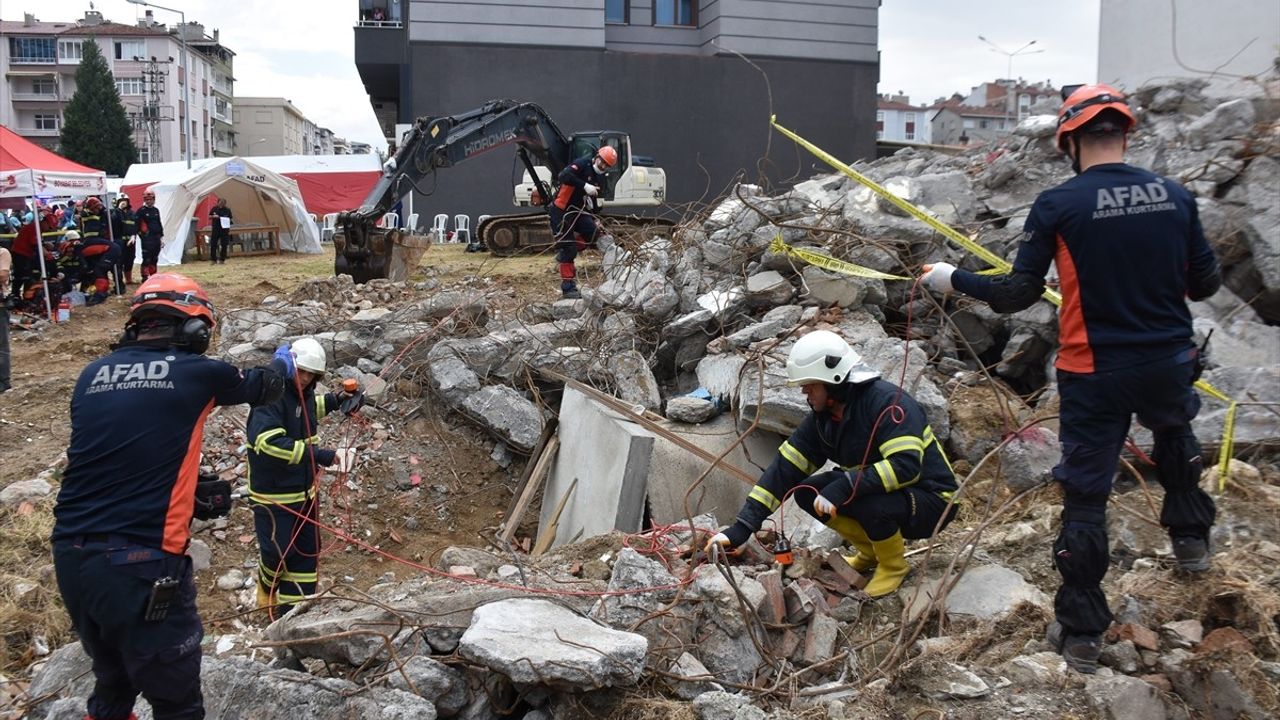 Sinop'ta AFAD öncülüğünde deprem tatbikatı Boyabat'ta yapıldı