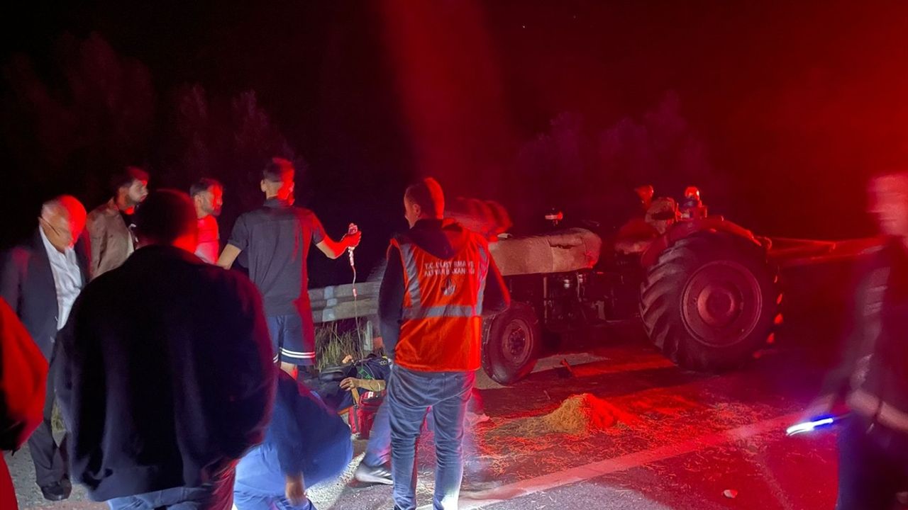 Sivas'ın Suşehri'nde zincirleme trafik kazasında 10 kişi yaralandı