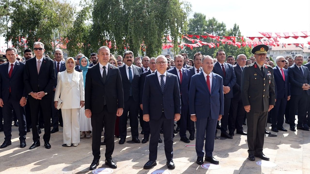 Sivas Kongresi'nin 106. yılı etkinlikleri: TBMM Başkanvekili Bekir Bozdağ Atatürk Anıtı'na çelenk sundu