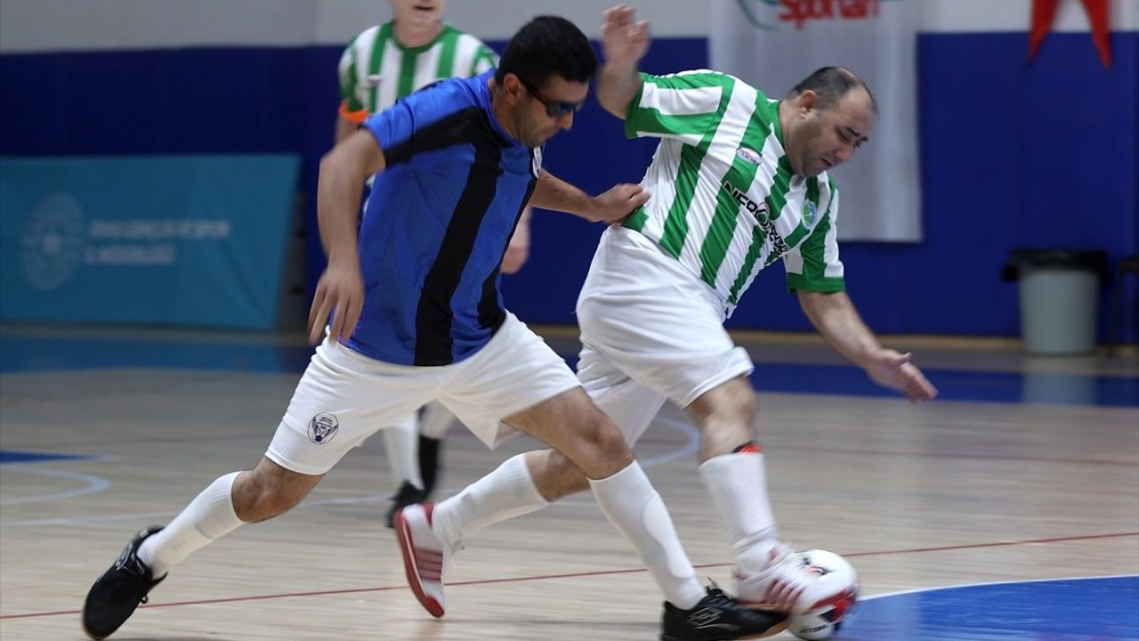 Sivas'ta Görme Engelliler B2-B3 Futsal 2. Lig Yükselme Grup Müsabakaları başladı