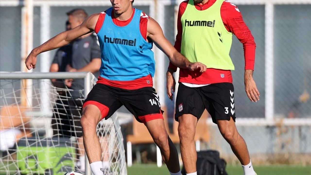 Sivasspor, SMS Grup Sarıyerspor maçı hazırlıklarını sürdürüyor