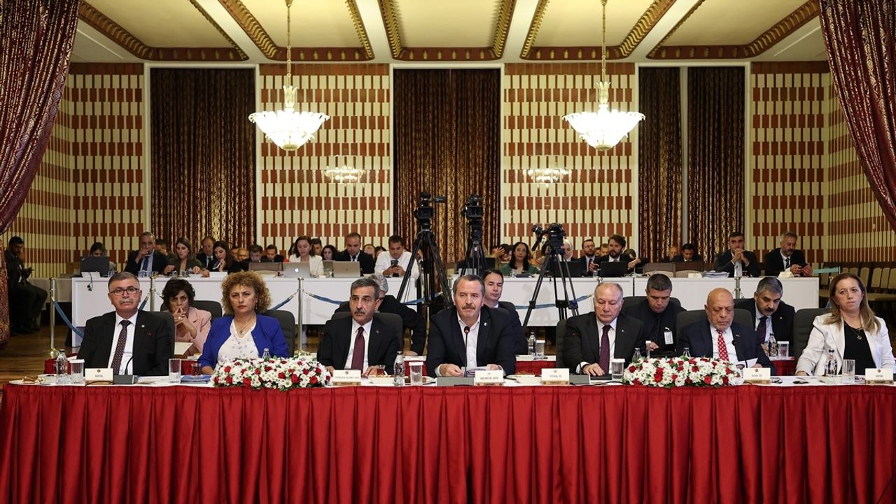 TBMM Milli Dayanışma, Kardeşlik ve Demokrasi Komisyonu toplandı — Kurtulmuş: Son saldırılar uyanış sebebi