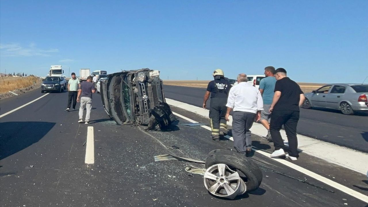 Tekirdağ Çorlu'da 3 Araçlı Kaza: 6 Kişi Yaralandı