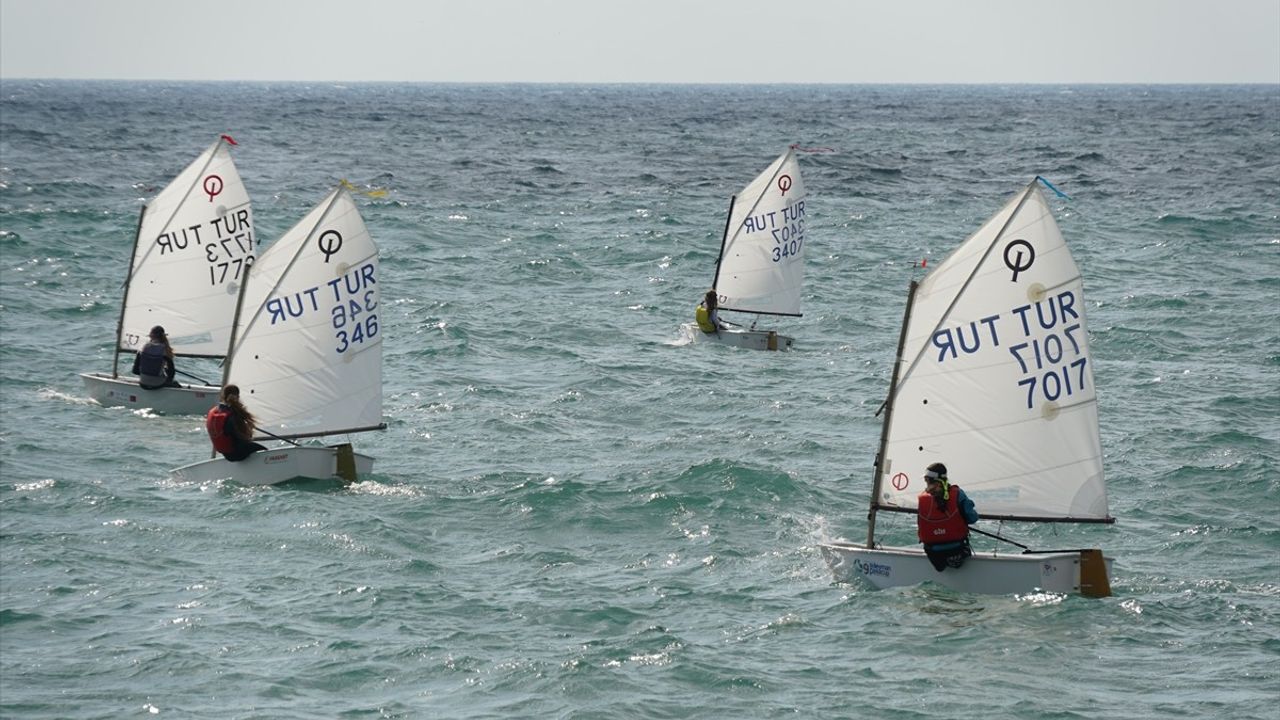 Tekirdağ'da 9. Uluslararası Süleymanpaşa Optimist Cup Yelken Yarışları Devam Ediyor