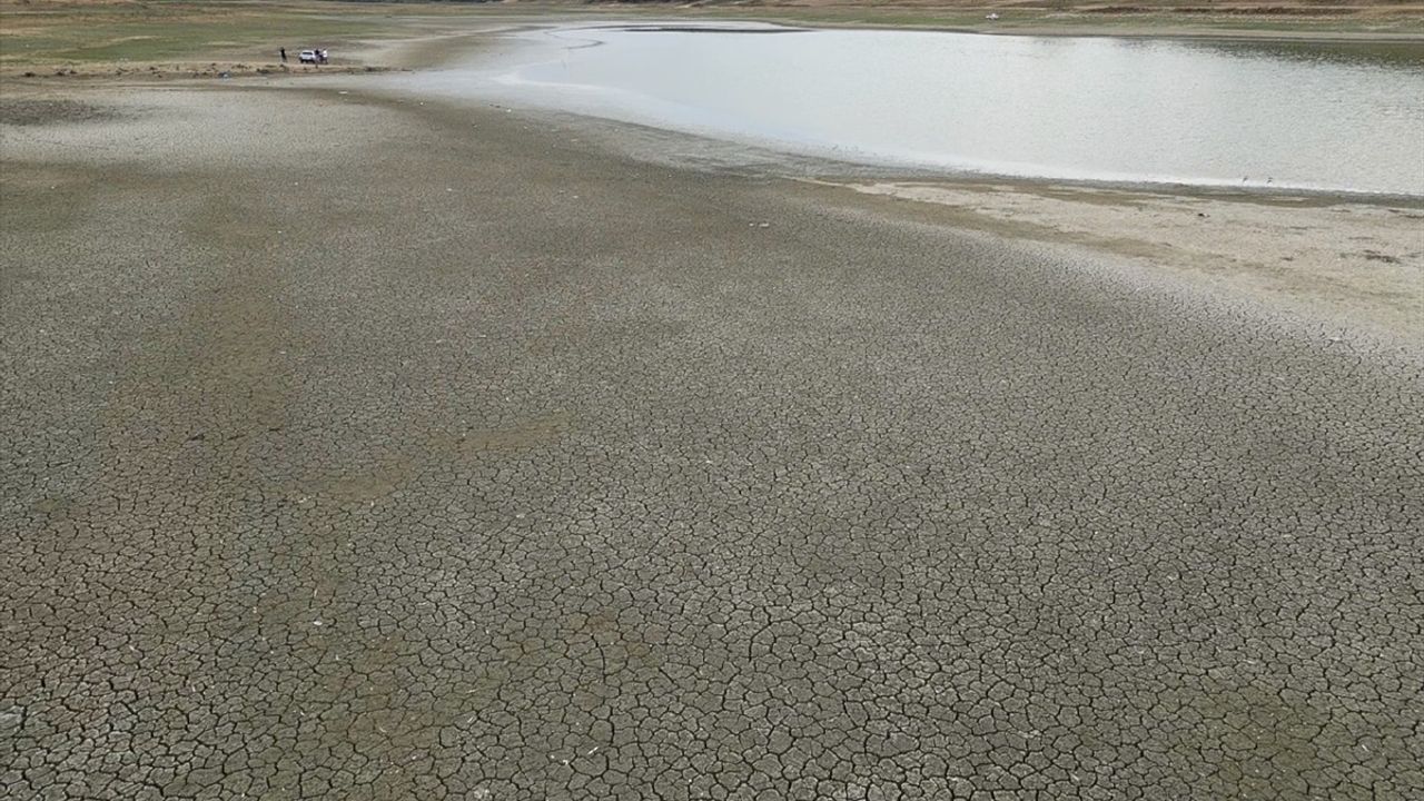 Tekirdağ'da Bıyıkali Göleti'nde su seviyesi yüzde 2'nin altına geriledi