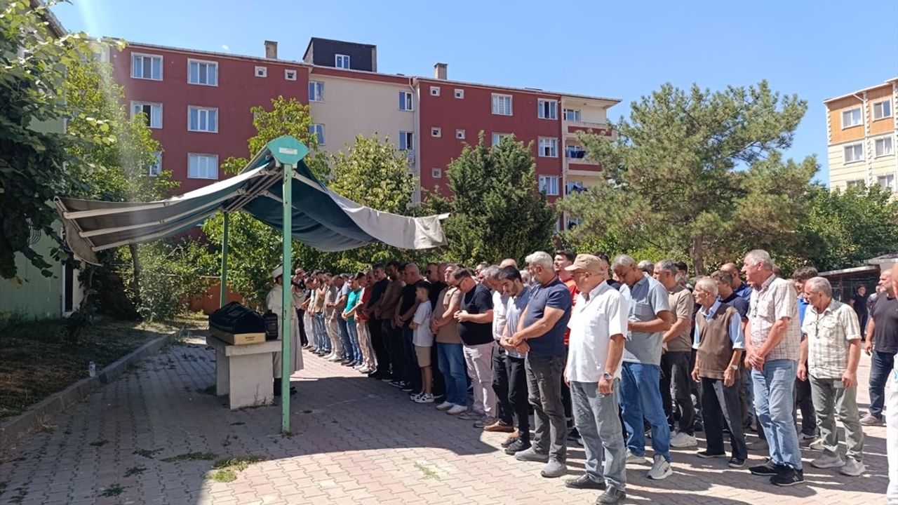 Tekirdağ Kapaklı'da park halindeki araçta silahla vurulan kişi öldü; gözaltına alınan zanlı tutuklandı