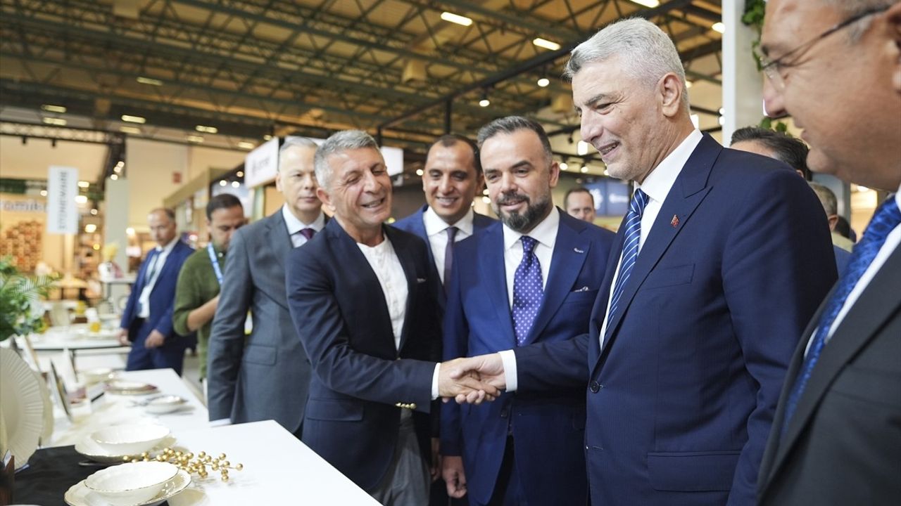 Ticaret Bakanı Ömer Bolat: Bütçenin yüzde 60'ı ihracatçılara destek olarak sürecek — ZUCHEX 2025 açılışı