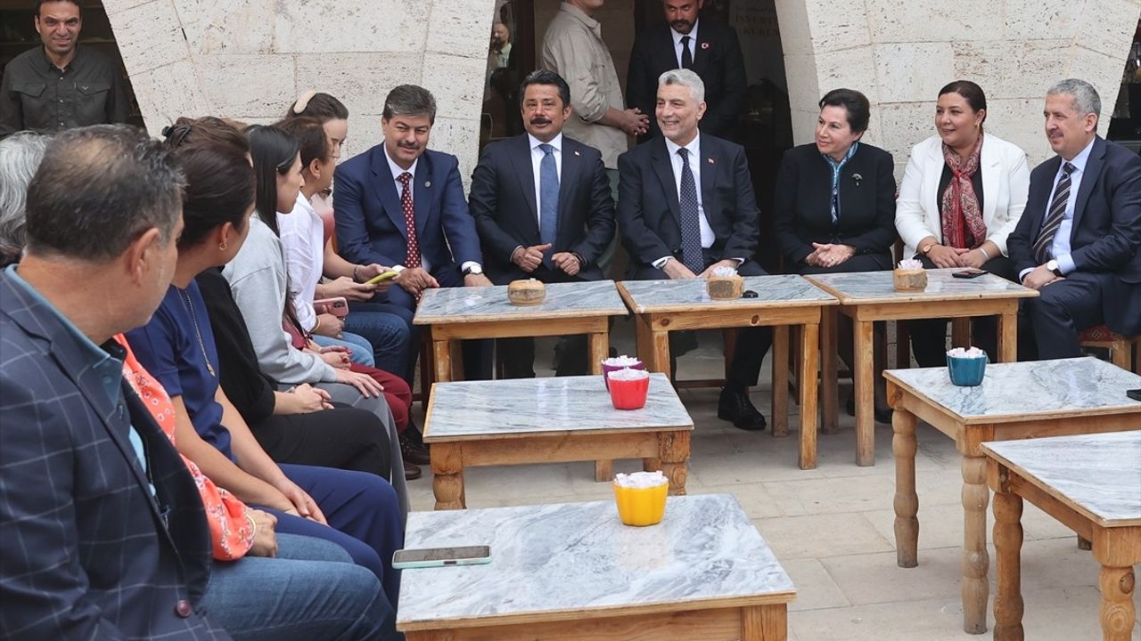 Ticaret Bakanı Ömer Bolat Kırşehir'de 38. Ahilik Haftası kapanışına katıldı ve esnafla buluştu