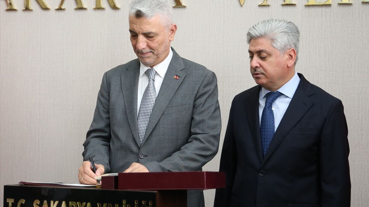 Ticaret Bakanı Ömer Bolat Sakarya'da Resmi Ziyaretlerde Bulundu