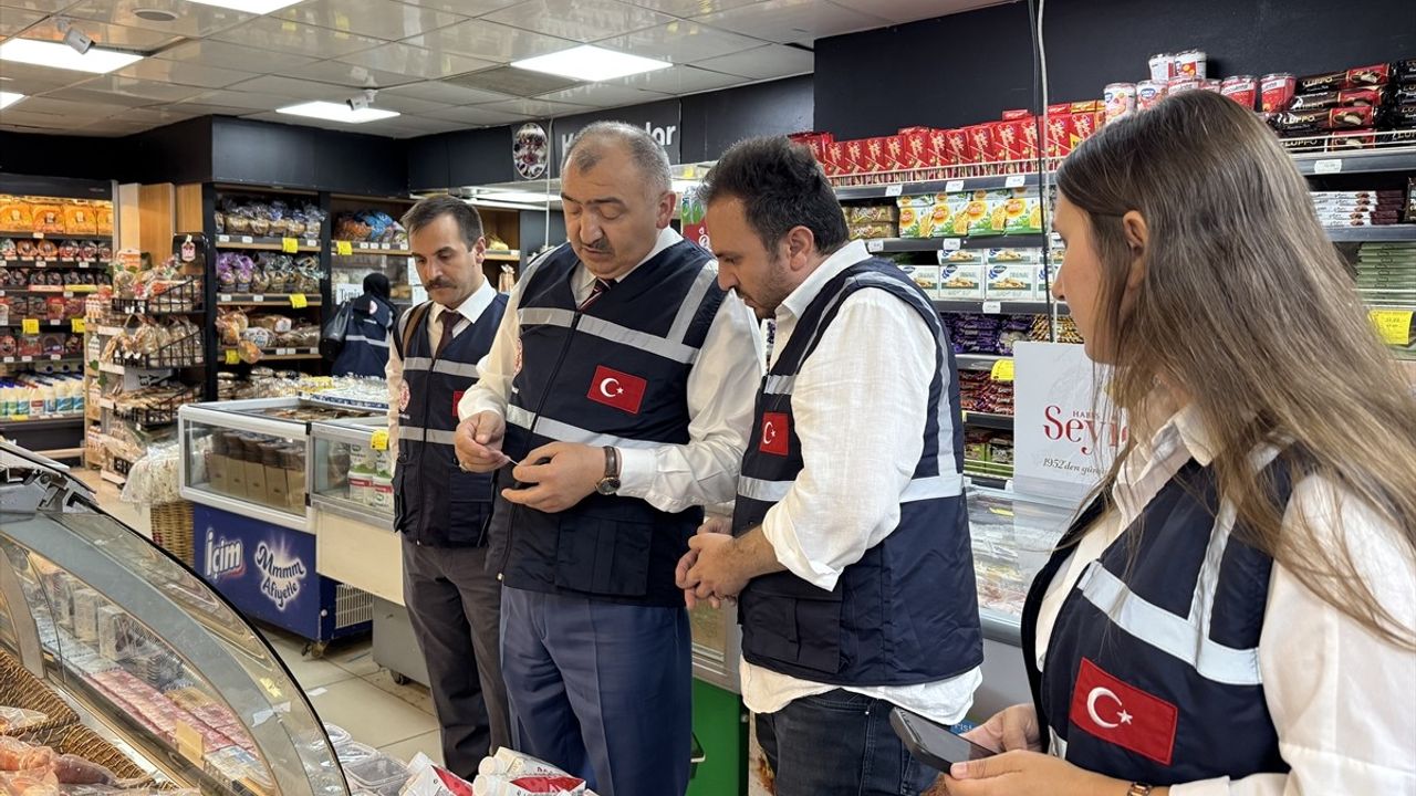 Ticaret Bakanlığı İstanbul'da market, kırtasiye, restoran ve kafe denetimlerini sürdürüyor
