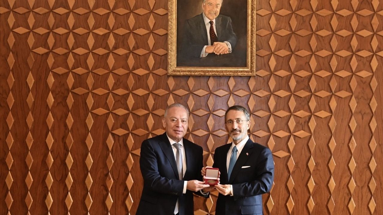 TİHEK Başkanı Fahrettin Altun, Azerbaycan Anayasa Mahkemesi Başkanı Ferhat Abdullayev ile Görüştü