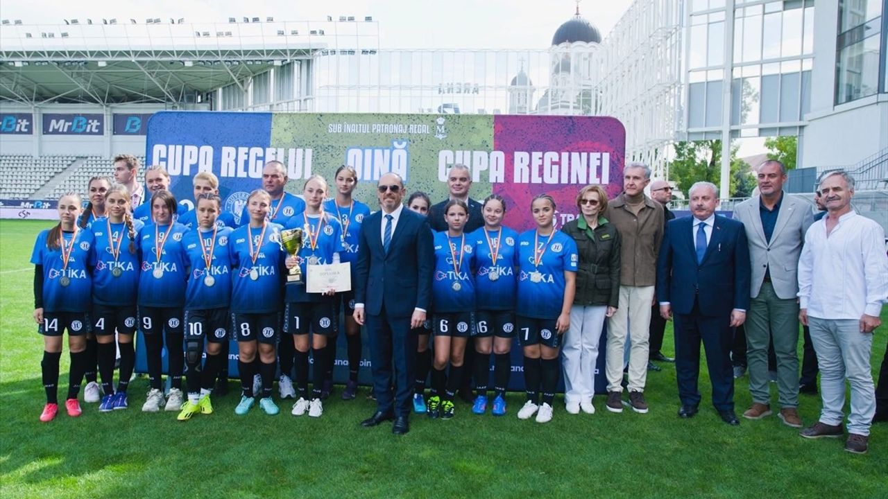 TİKA'nın Desteğiyle Romanya'nın Milli Sporu Oina, 'Kral' ve 'Kraliçe' Kupalarıyla Tanıtıldı