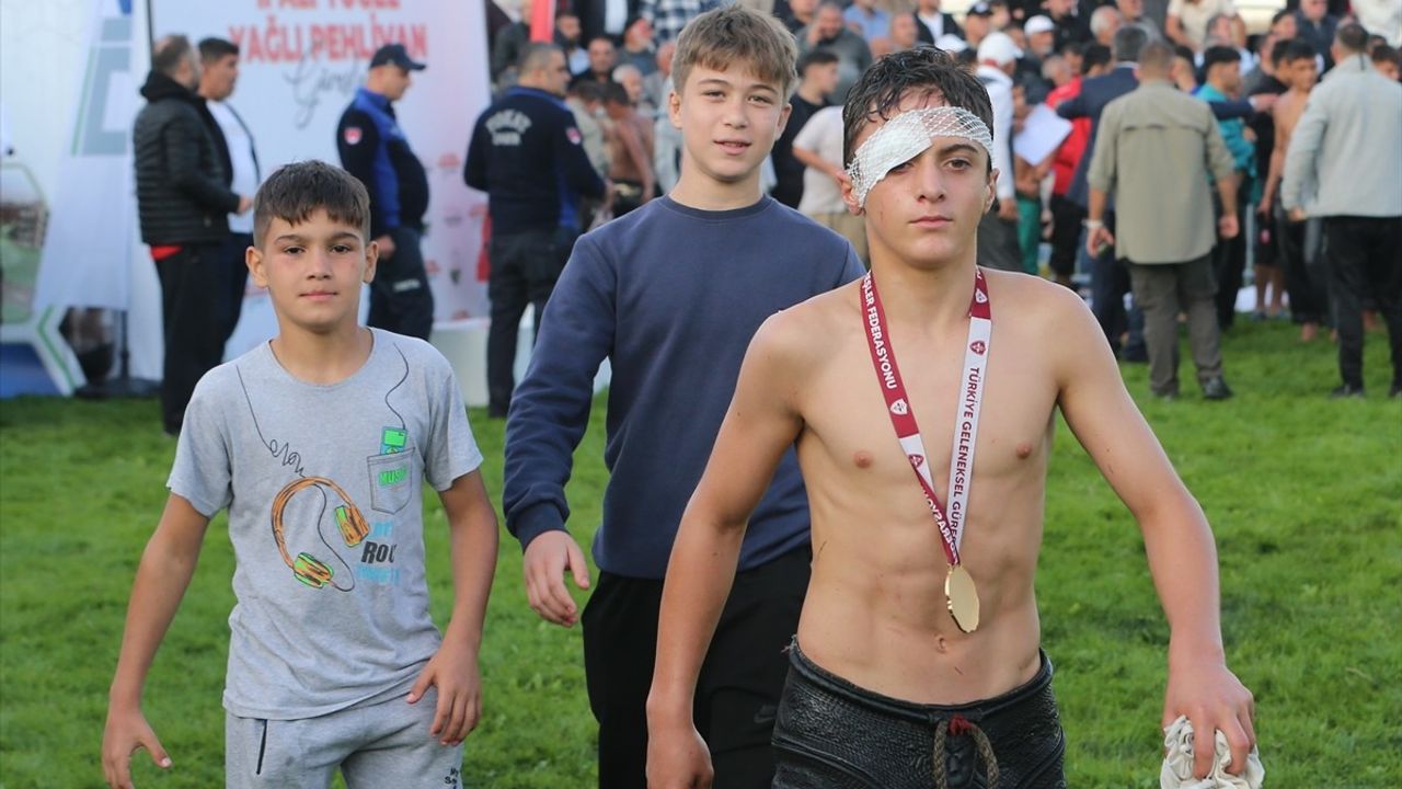 Tokat'ta 1. Ali Yücel Yağlı Pehlivan Güreşleri gerçekleştirildi: Orhan Okulu başpehlivan oldu