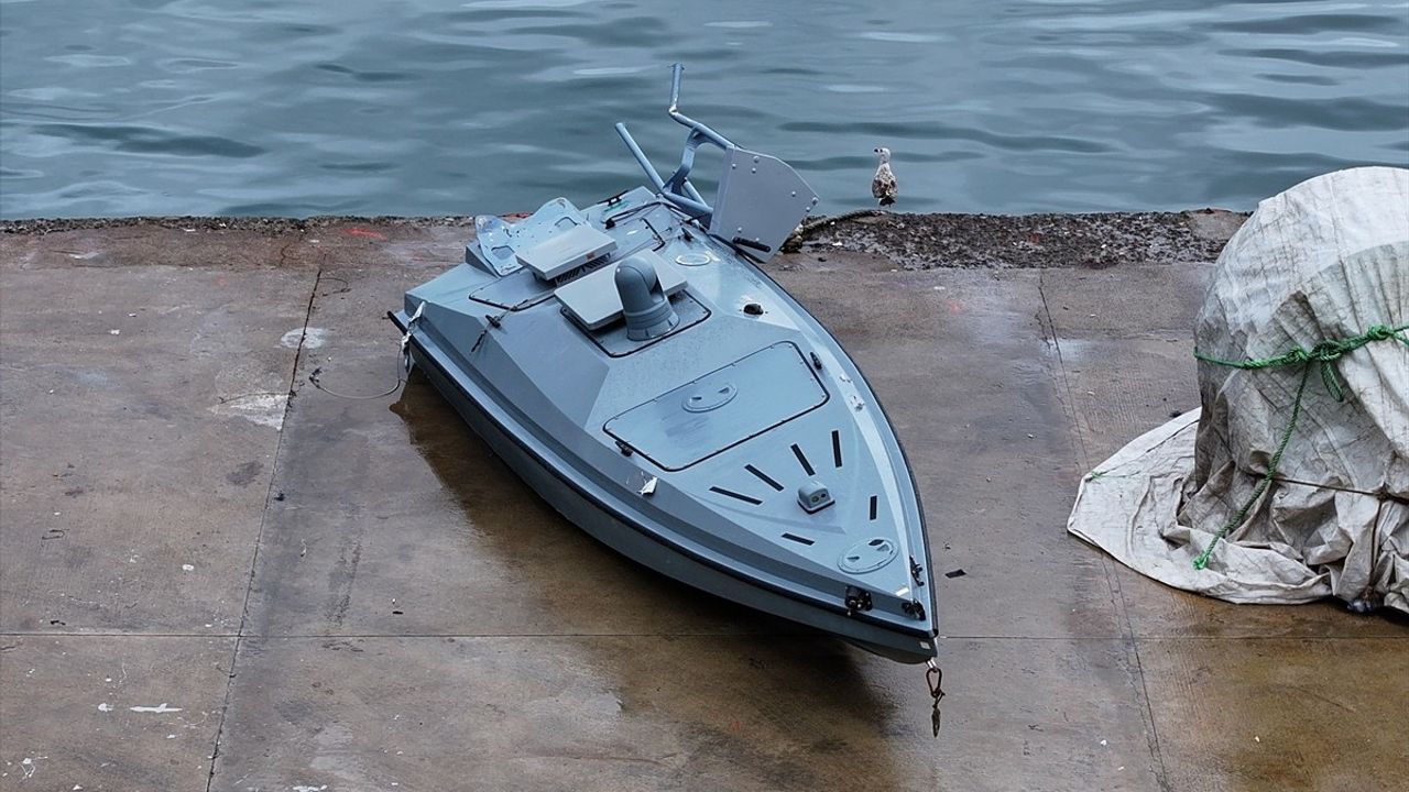 Trabzon Yoroz Limanı açıklarında balıkçılar tarafından insansız deniz aracı bulundu