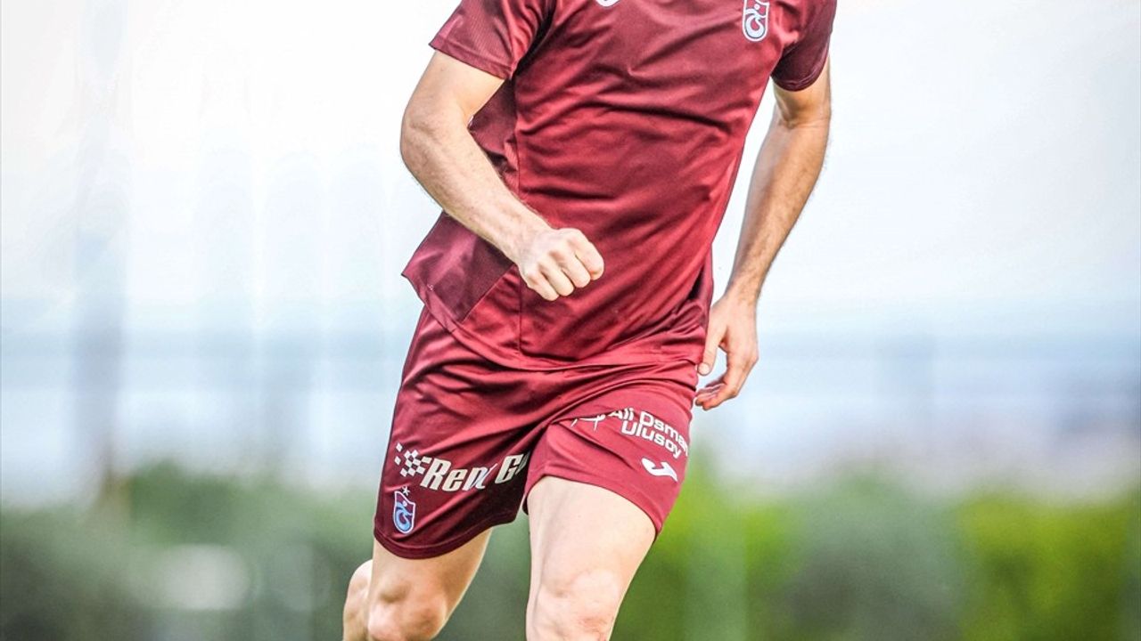 Trabzonspor, Fatih Karagümrük Maçı Öncesi Mehmet Ali Yılmaz Tesisleri'nde Taktik Hazırlıklarını Sürdürdü