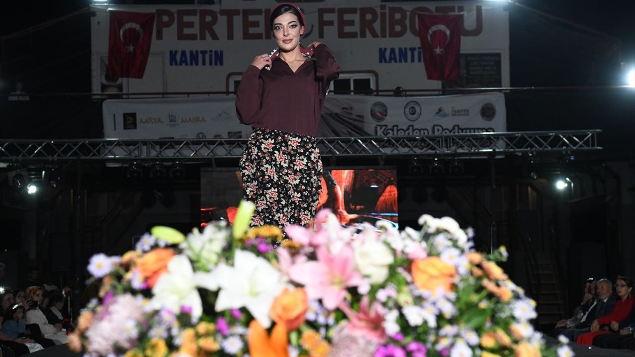 Tunceli’de 'Kaleden Podyuma: Bir Pertek Rüyası' defilesi gerçekleştirildi