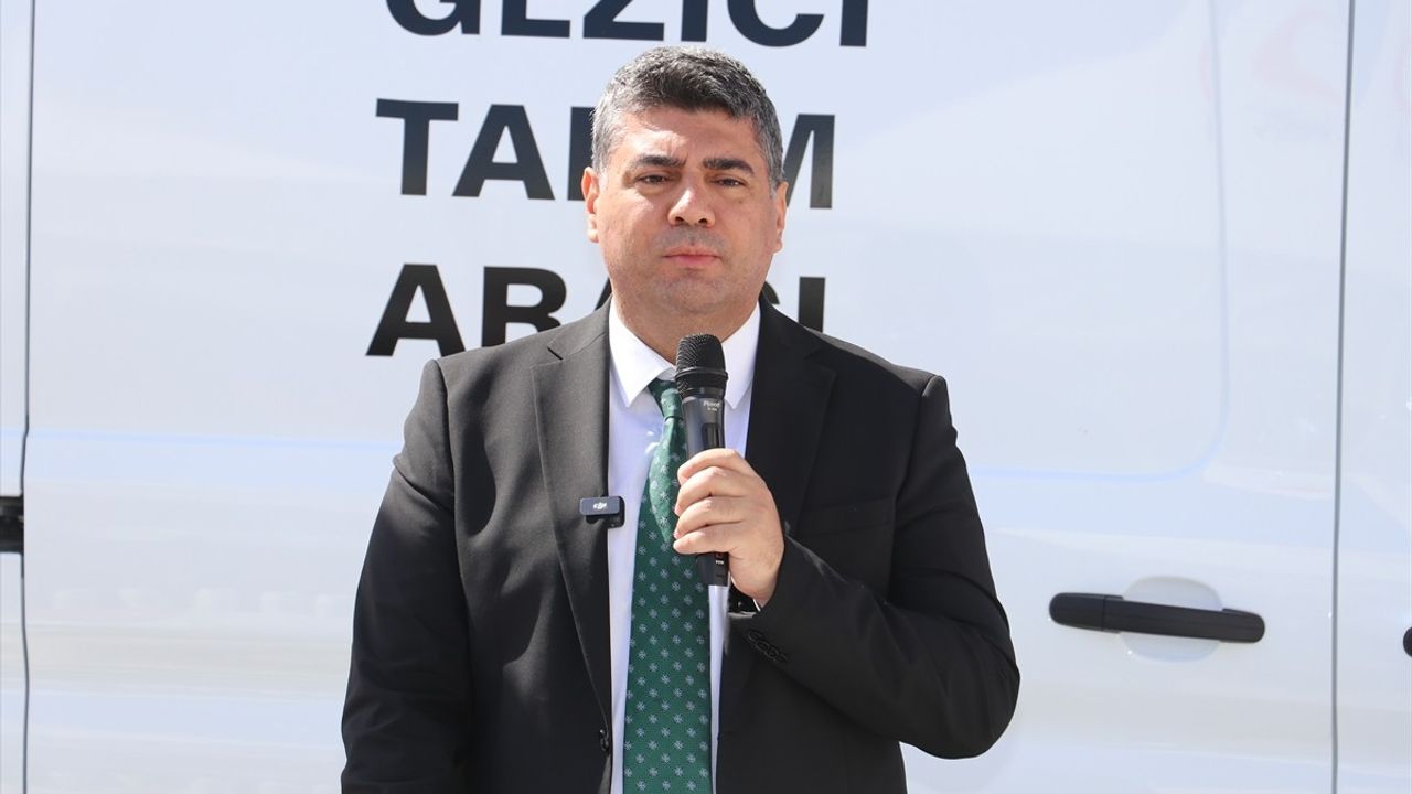 Türk Kızılay'dan Adana'da küçük üreticilere tarımsal destek: 200 üreticiye gübre, tohum ve ilaç çeki