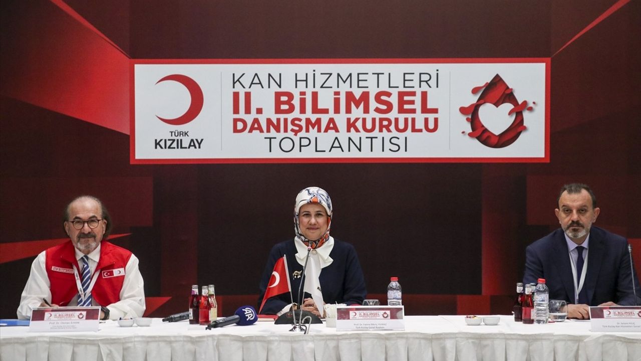 Türk Kızılay 'Genç Kızılay Kan Elçileri' ile düzenli kan bağışı kültürünü güçlendiriyor