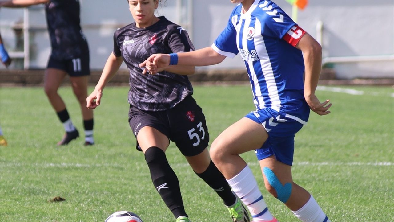 Turkcell Kadın Futbol Süper Ligi: Hakkarigücü, Ünye Kadın'ı 2-1 mağlup etti