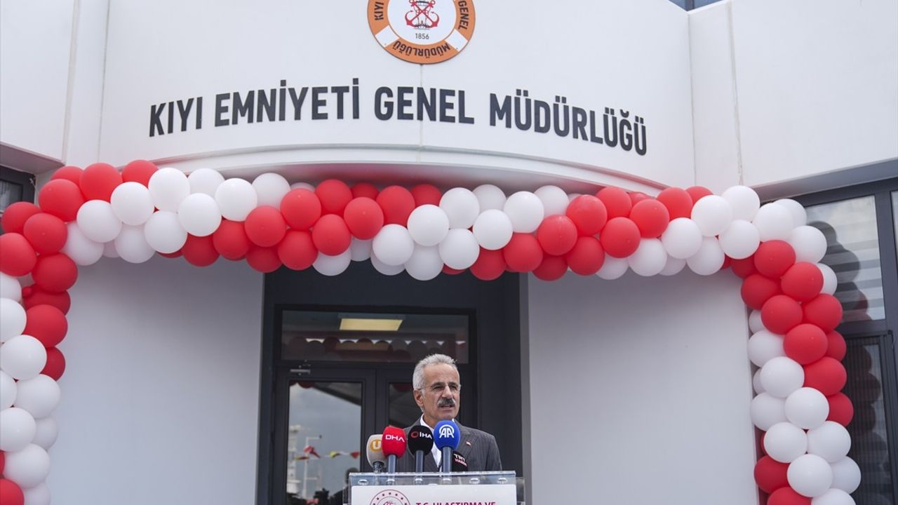Ulaştırma Bakanı Uraloğlu: Liman yükü yüzde 180, konteyner yüzde 443 arttı — Kaptan Fahrettin Aksu İstasyonu yeni hizmet binası açıldı