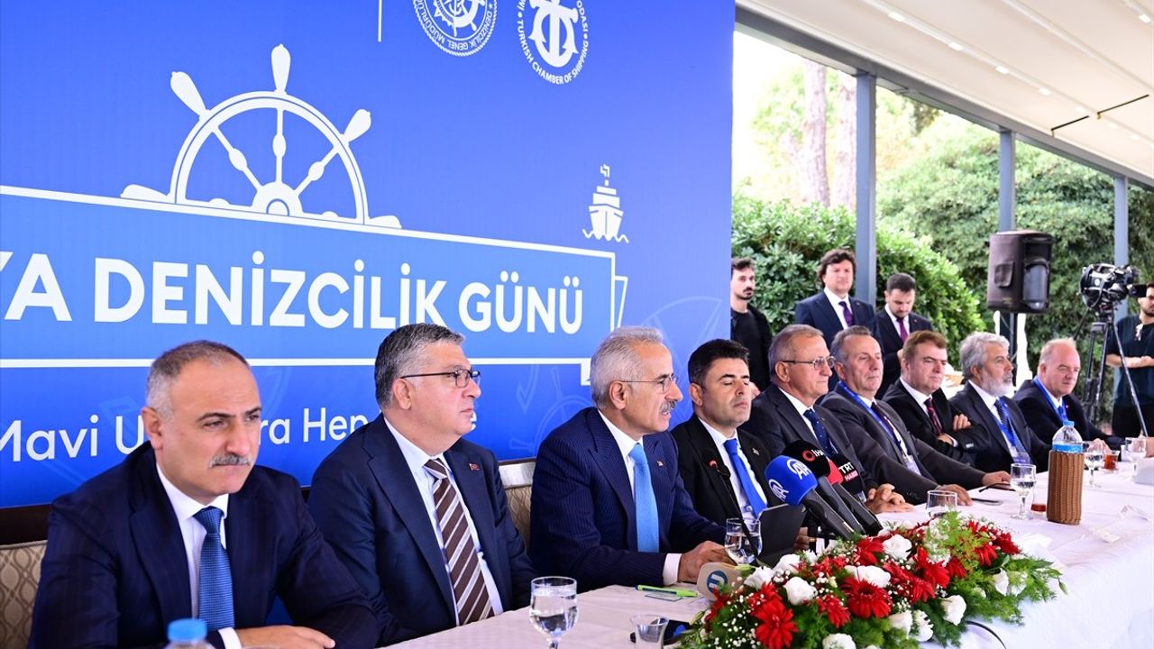 Ulaştırma Bakanı Uraloğlu: Türk deniz ticaret filomuz dünya sıralamasında ilk 10'a yükseldi