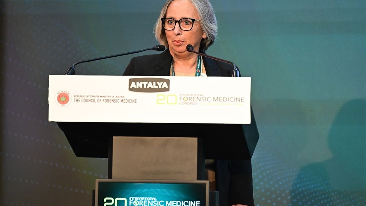Uluslararası 20. Adli Tıp Günleri'nde Dünyada İnsan Hakları ve Bilirkişilik tartışıldı
