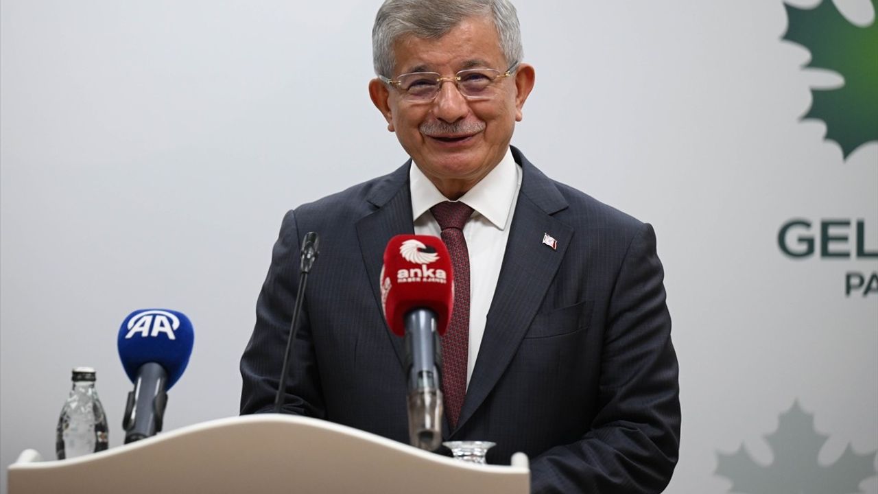 Uysal'ın Davutoğlu ziyareti: Komisyon çalışmaları ve siyaset gündemi masaya yatırıldı