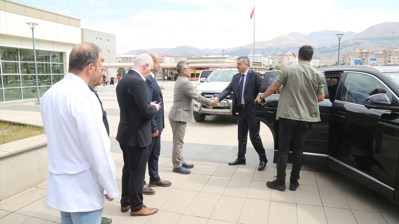 Vali Mustafa Çiftçi Erzurum Şehir Hastanesi'nde İncelemelerde Bulundu