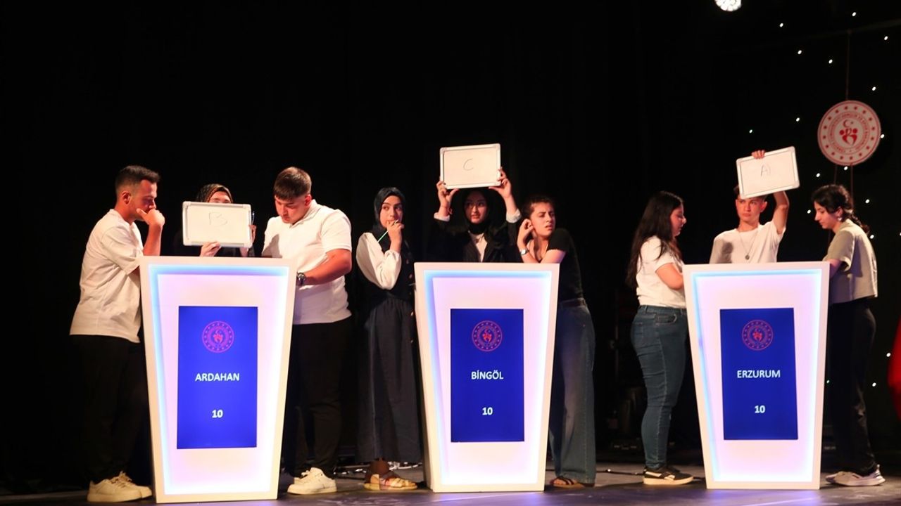 Van'da 'Gençler Arası Kültür Sanat Yarışmaları' Doğu Anadolu Bölge Finali başladı