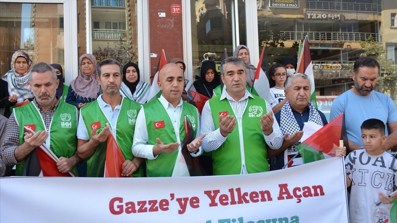 Van ve Hakkari'de Filistin ve Küresel Sumud Filosu'na Destek: 'Acil İnsani Koridor' Talebi