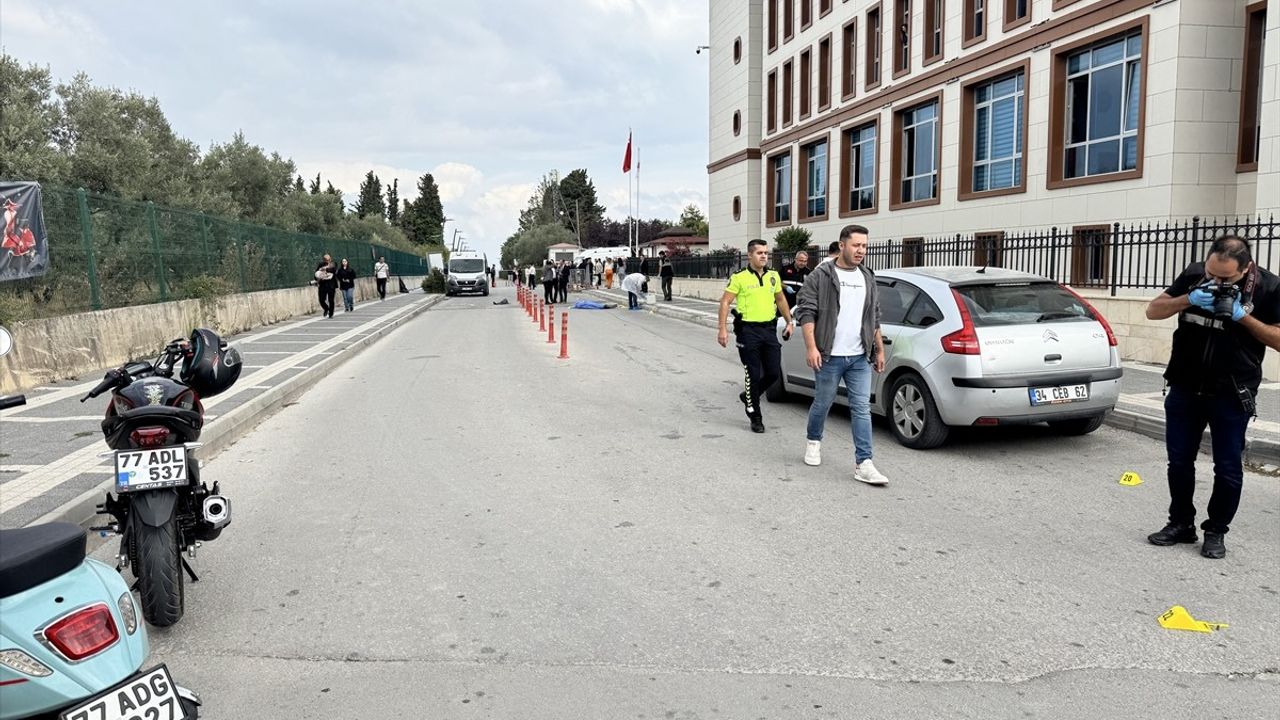 Yalova Adliyesi girişinde silahlı saldırı: 1 ölü, 1 yaralı
