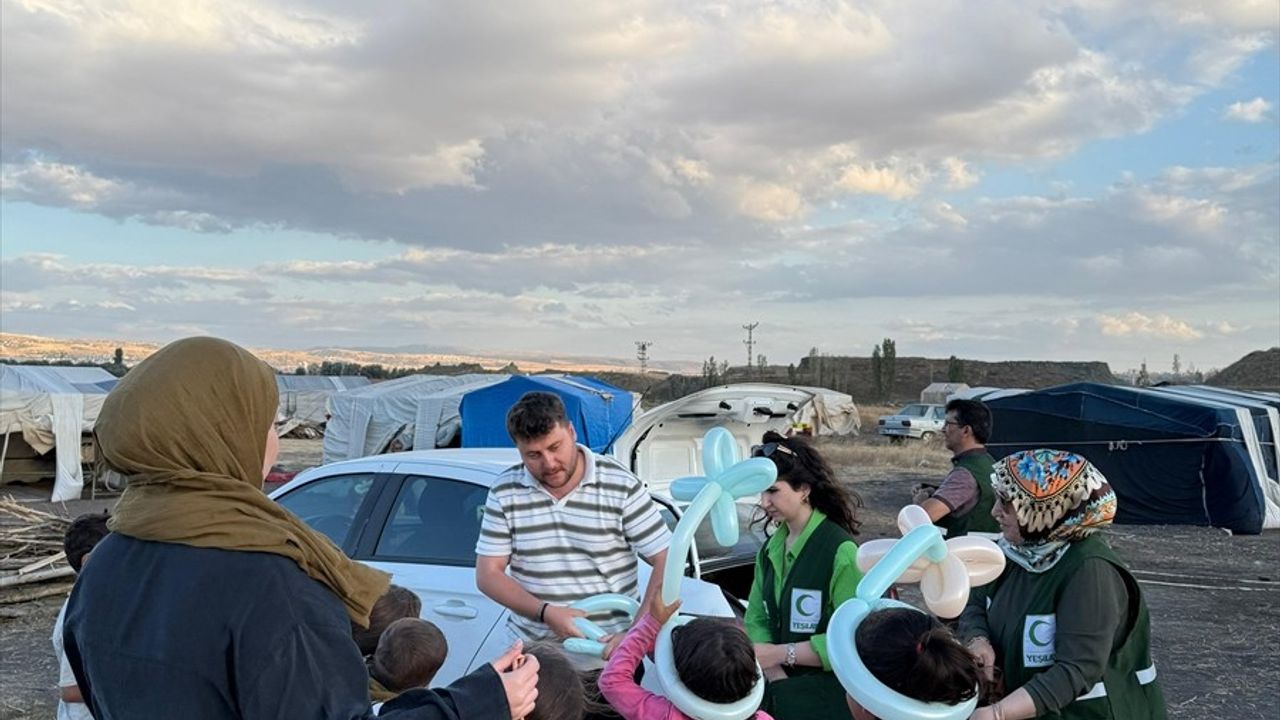 Yeşilay Çorum Şubesi'nden Mevsimlik Tarım İşçilerine Mevlit Kandili Ziyareti