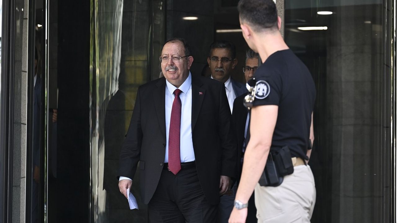 YSK, CHP'nin İstanbul'deki kongre durdurma kararlarını kaldırdı; il yönetimi itirazı reddedildi