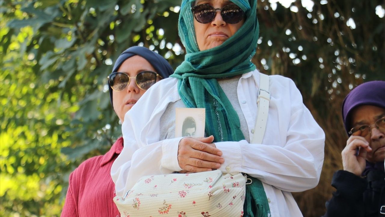 Zeki Müren, Vefatının 29. Yılında Emirsultan Mezarlığı'nda Anıldı