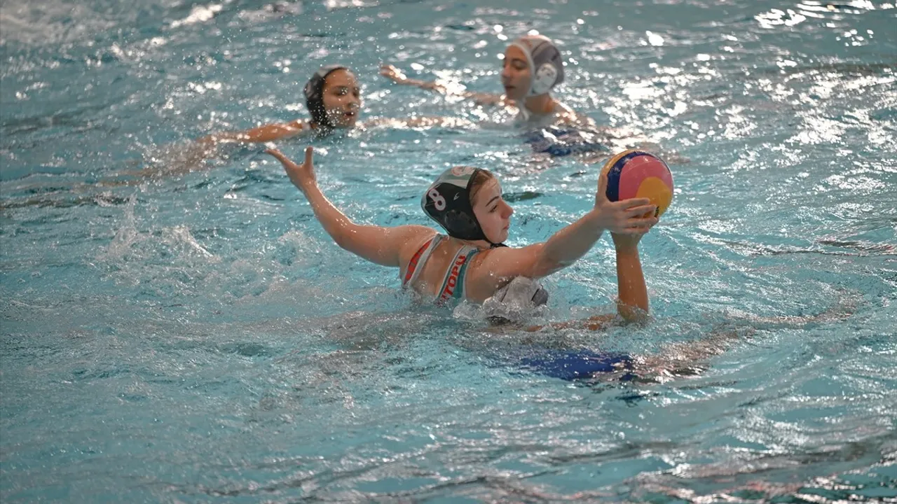 16 Yaş Altı Kadınlar Sutopu Cumhuriyet Kupası: Dalton Koleji Şampiyonluğu