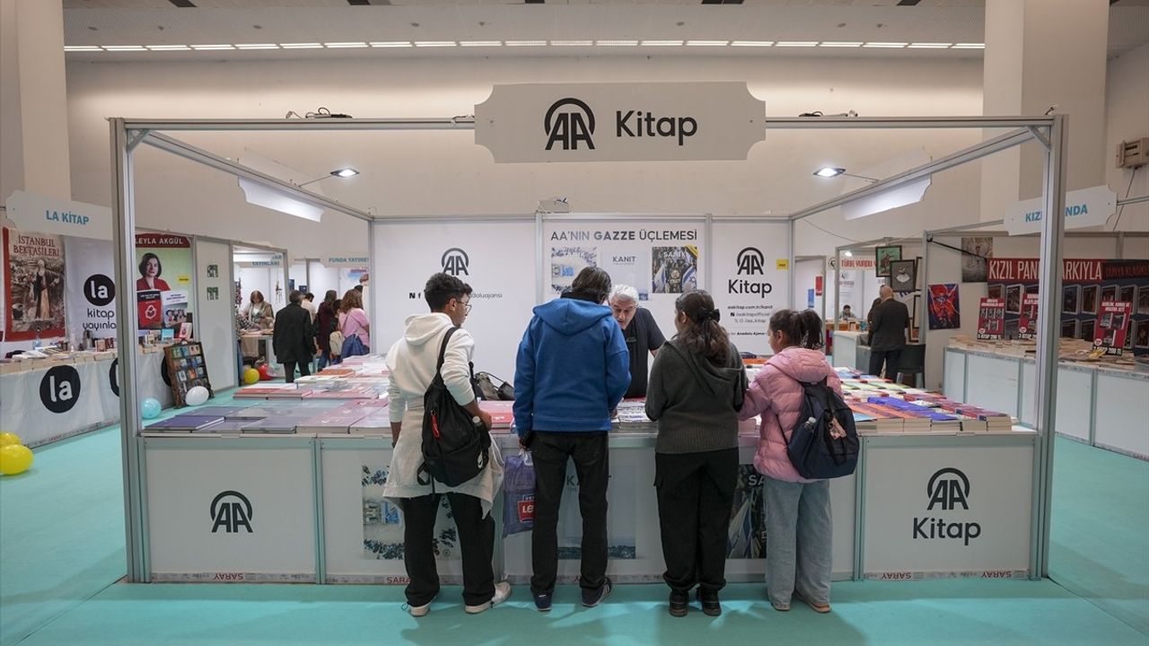 22. Ankara Kitap Fuarı'na yoğun ilgi: Yaklaşık 400 bin ziyaretçi