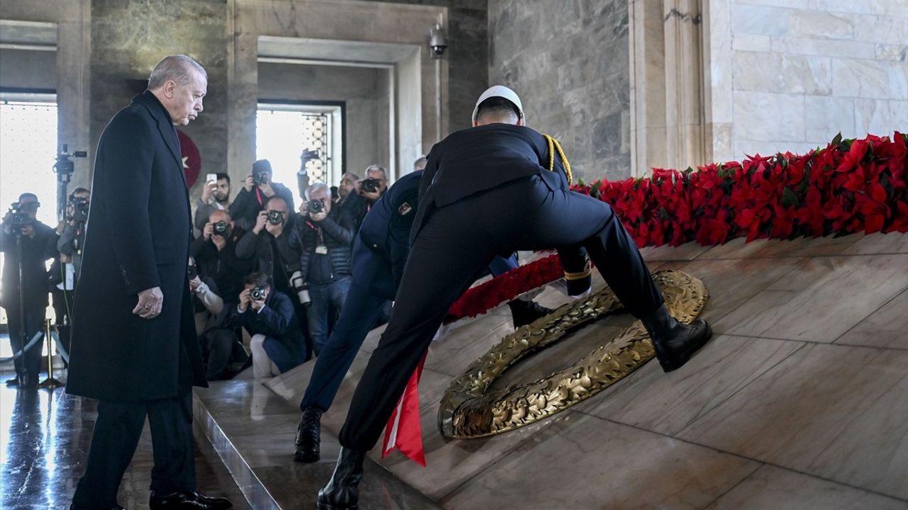 29 Ekim: Cumhurbaşkanı Erdoğan başkanlığındaki devlet erkanı Anıtkabir'i ziyaret etti