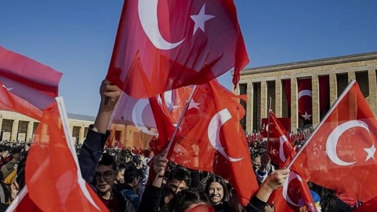 29 Ekim Kaç Gün Tatil? Milyonların Beklediği Açıklama Geldi