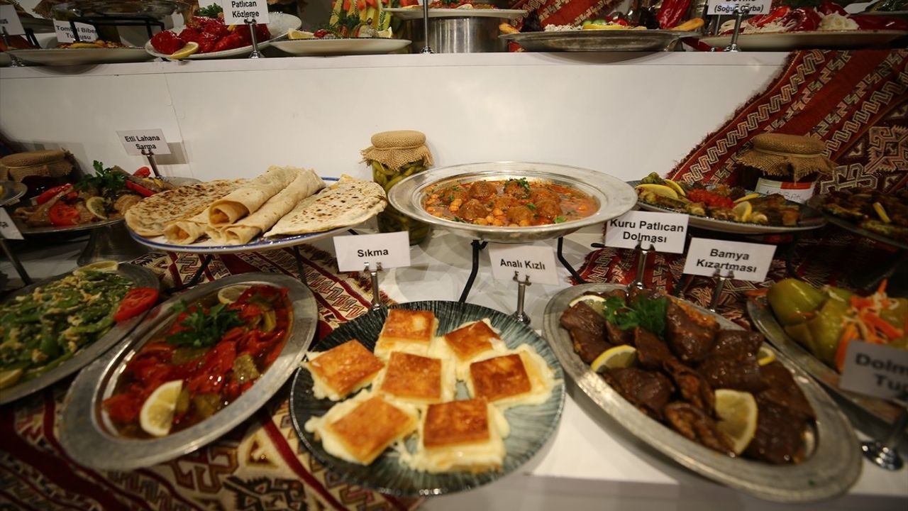 9. Uluslararası Adana Lezzet Festivali'nde Yöresel Lezzetler Tanıtıldı