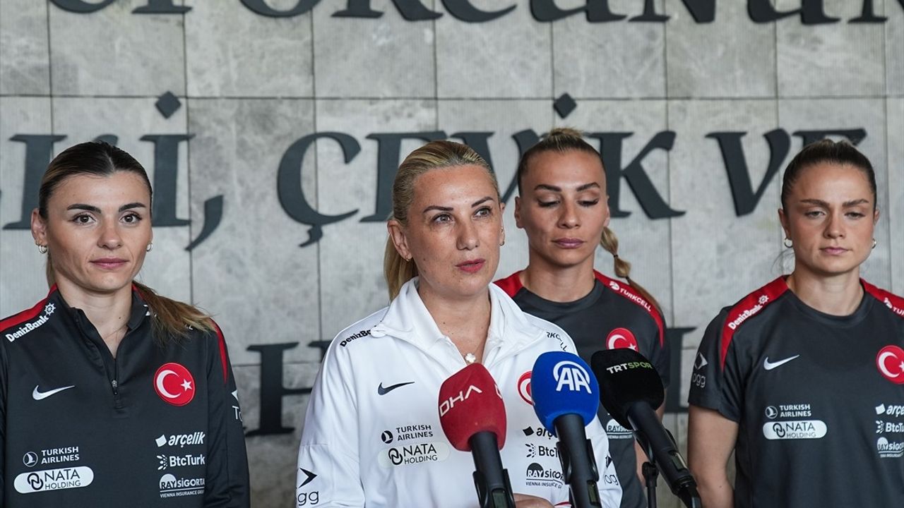 A Milli Kadın Futbol Takımı, Kosova Mücadeleleri Öncesi Medya Günü Düzenledi