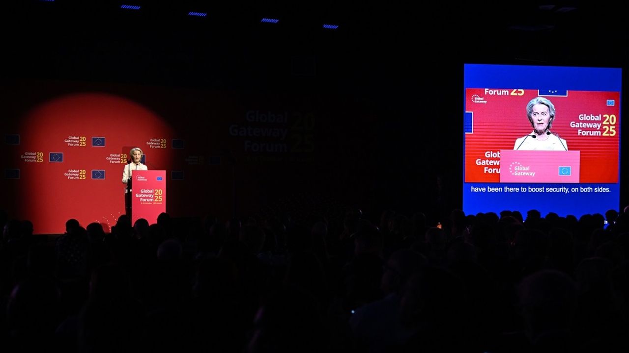 AB, Küresel Geçit ile 2027'ye kadar 400 milyar avrodan fazla yatırım hedefliyor