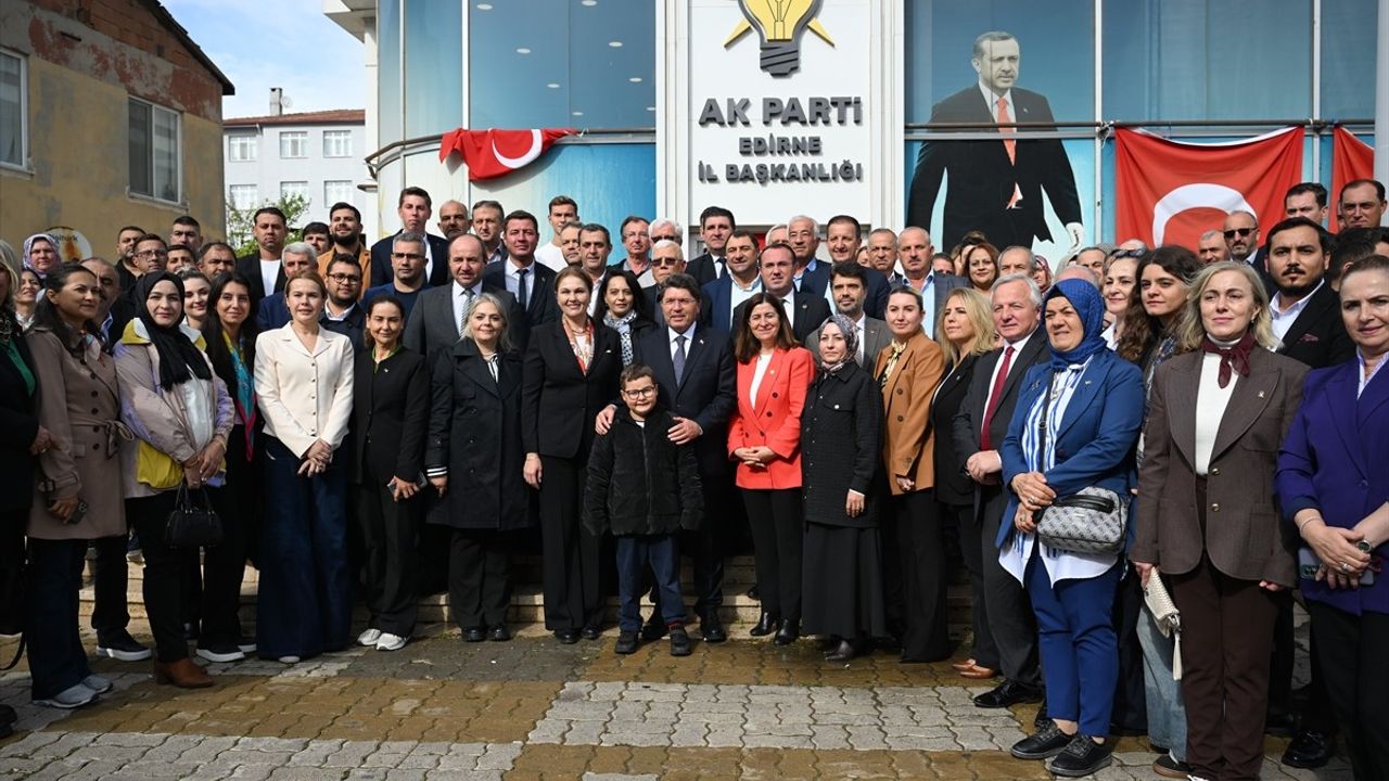 Adalet Bakanı Yılmaz Tunç: "Türkiye'yi terörden tamamen kurtaralım" — Edirne ziyaretinde terör, yeni anayasa ve yatırımlar