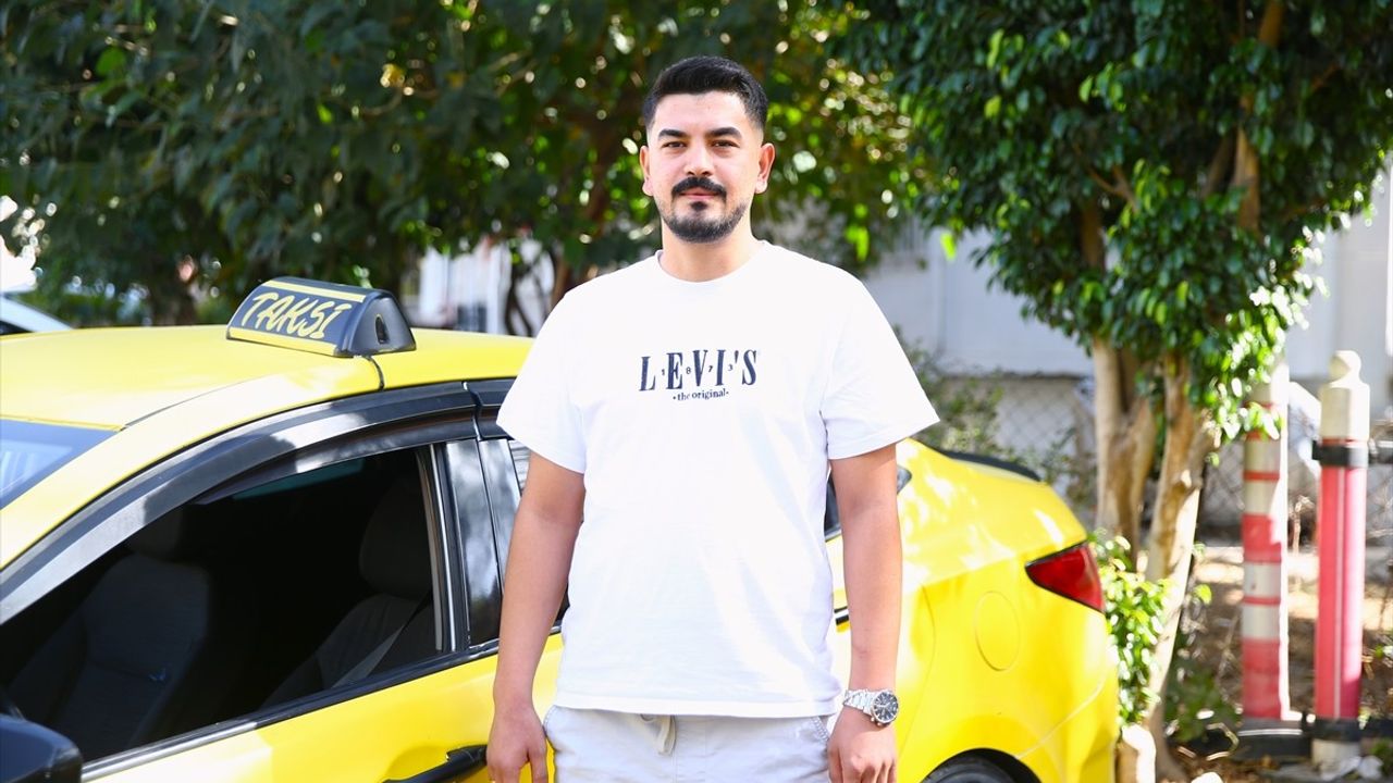 Adana'da takside doğum: Anne ve 'Yesen' bebek sağlıkla taburcu edildi