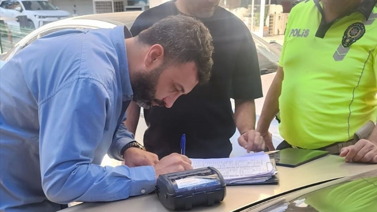 Adana'da ters yönde giden sürücüye 46 bin 621 lira ceza; ehliyetine daha önce el konuldu